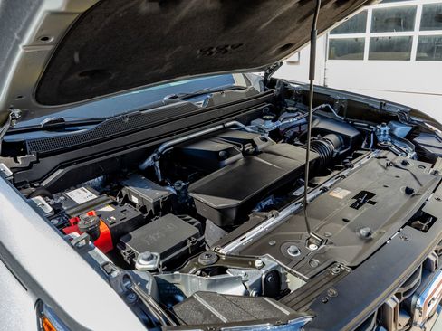 Used 2024 GMC Canyon AT4X image 42