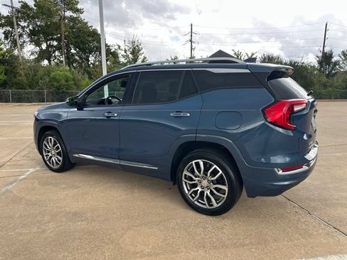Used 2024 GMC Terrain Denali w/ Denali Premium Package AWD/4WD image 5