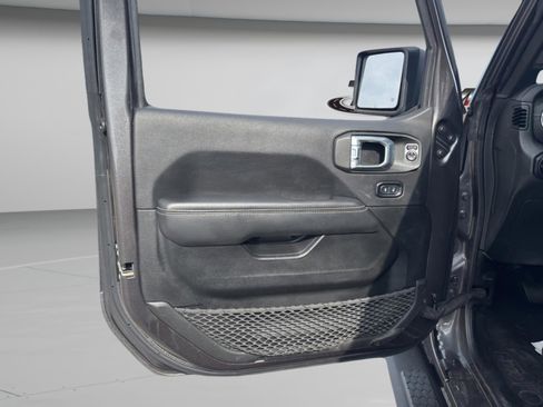 Used 2022 Jeep Wrangler Unlimited Sahara w/ LED Lighting Group image 31