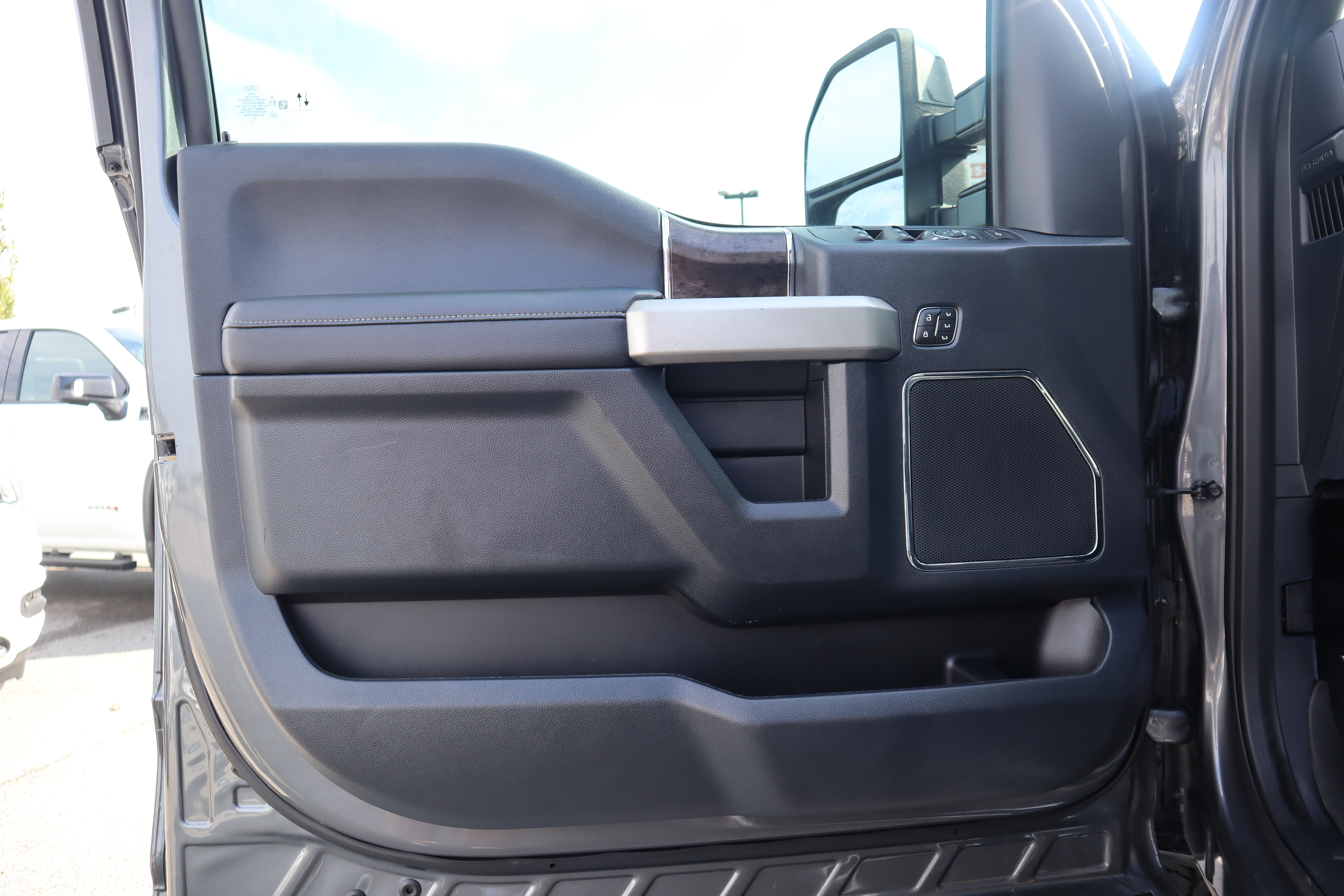 Used 2022 Ford F250 Lariat w/ Chrome Package AWD/4WD image 12