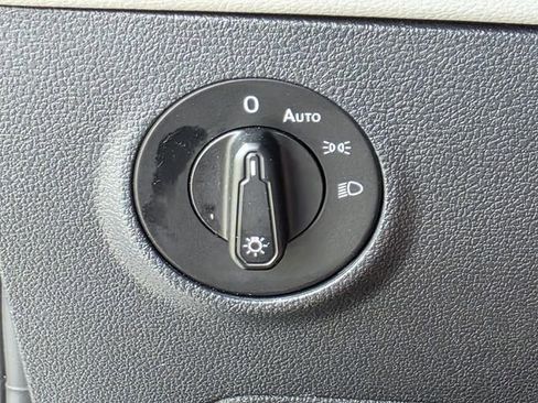 Used 2024 Volkswagen Taos SE FWD image 25
