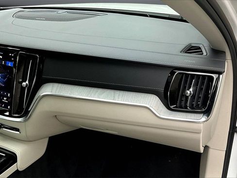 Used 2024 Volvo S60 T8 Ultimate w/ Climate Package image 25