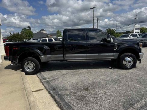 Used 2022 Ford F350 Lariat w/ Lariat Ultimate Package AWD/4WD image 6