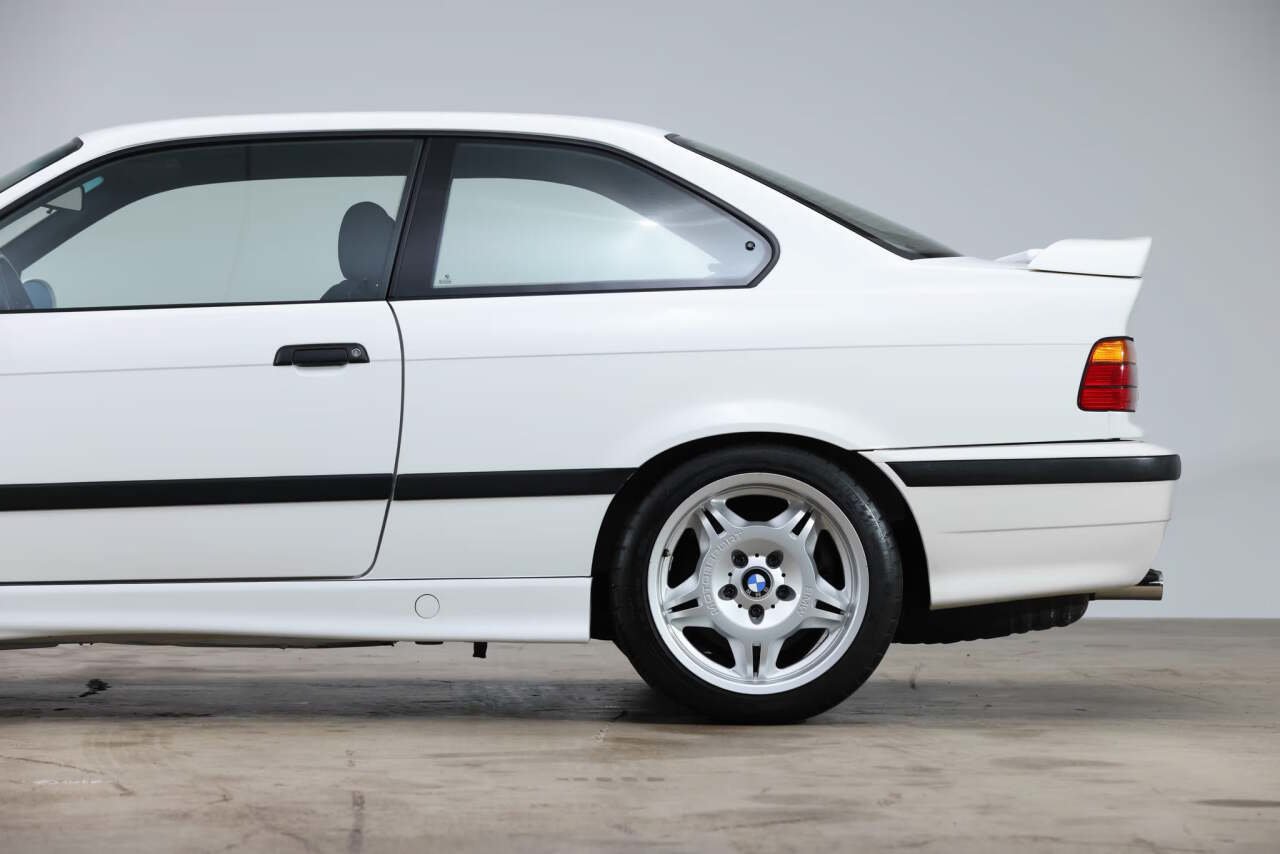 Used 1995 BMW M3 Coupe RWD image 25