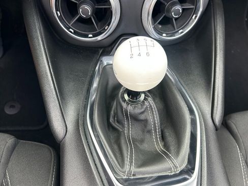 Used 2020 Chevrolet Camaro LT1 RWD image 16