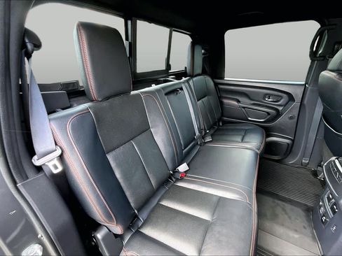 Used 2023 Nissan Titan PRO-4X w/ Pro-4x Convenience Package AWD/4WD image 19