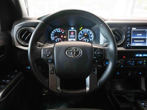 Used 2022 Toyota Tacoma TRD Sport AWD/4WD image 21