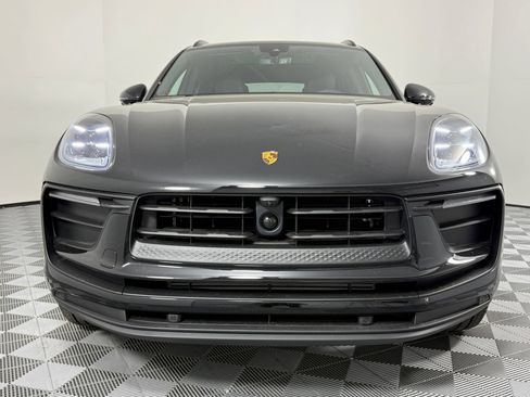 Certified 2026 Porsche Macan AWD/4WD image 6