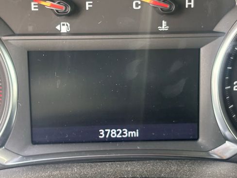 Used 2022 Chevrolet Traverse RS FWD image 10