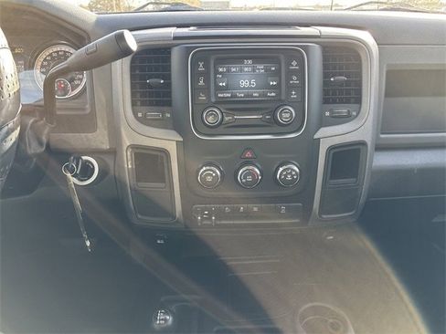 Used 2018 RAM 2500 Tradesman w/ Chrome Appearance Group image 31