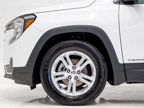 Used 2024 GMC Terrain SLE FWD image 28