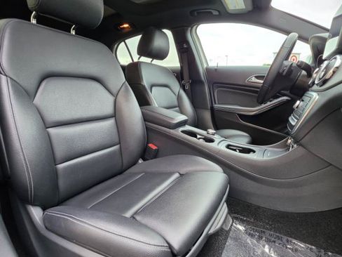 Used 2019 Mercedes-Benz GLA 250 4MATIC image 14