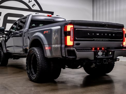 Used 2024 Ford F450 Limited w/ FX4 Off-Road Package AWD/4WD image 39