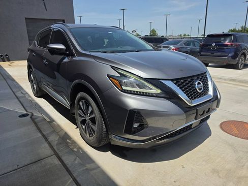 Used 2019 Nissan Murano SV w/ Premium Package FWD image 3