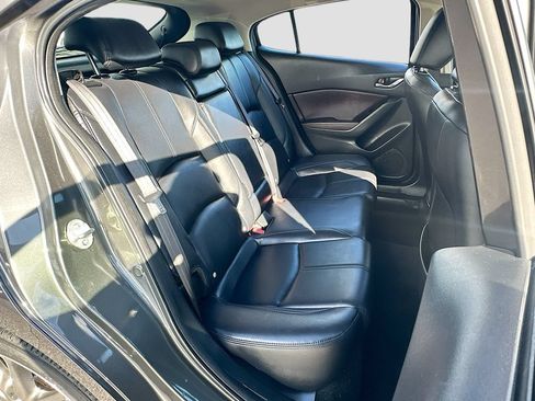 Used 2018 MAZDA MAZDA3 Touring FWD image 25