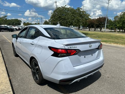 Used 2024 Nissan Versa SR FWD image 6