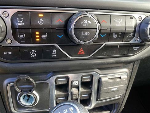 Used 2021 Jeep Wrangler Sport S image 15