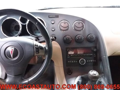 Used 2007 Pontiac Solstice Convertible w/ Premium Package image 13