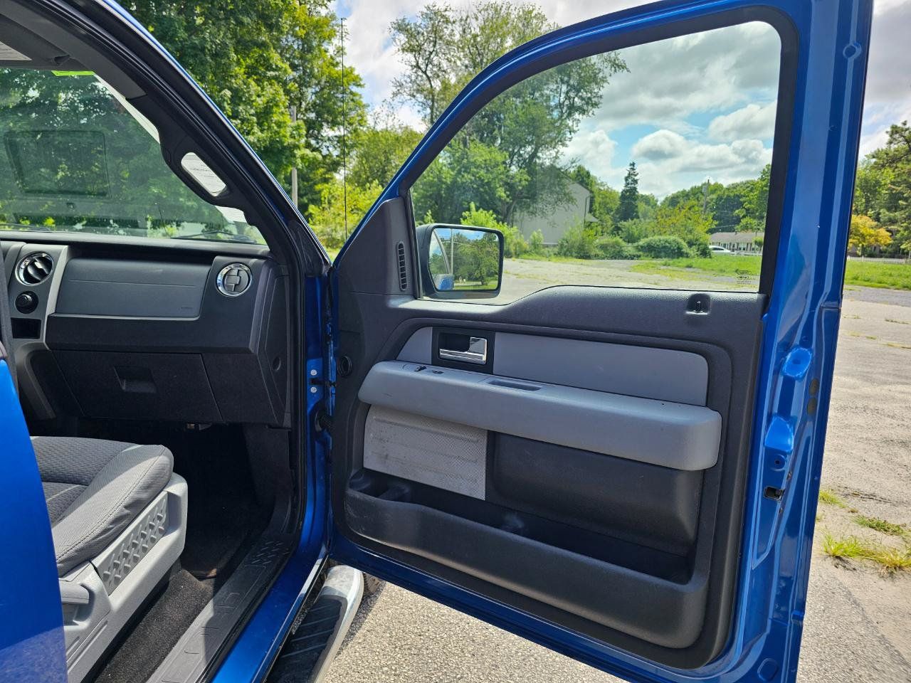 Used 2013 Ford F150 XLT w/ XLT Chrome Pkg AWD/4WD image 25
