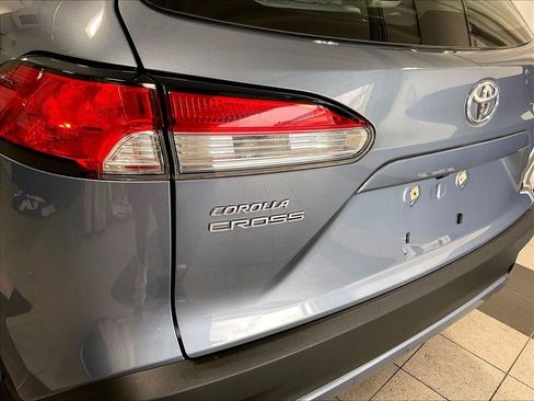 Used 2025 Toyota Corolla Cross L AWD/4WD image 28