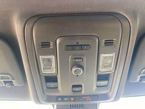 Used 2023 GMC Yukon SLT RWD image 25