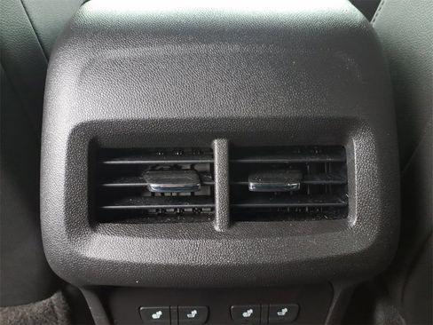 Used 2022 Chevrolet Equinox Premier image 28