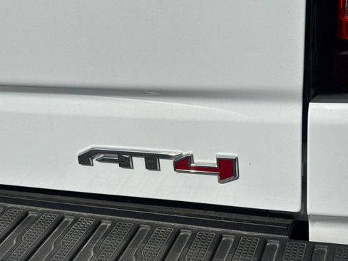 Used 2023 GMC Sierra 1500 AT4 w/ Technology Package AWD/4WD image 6