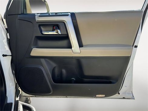 Used 2020 Toyota 4Runner SR5 image 23