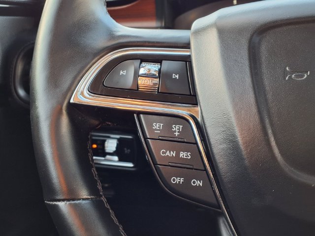 Certified 2022 Lincoln Nautilus Reserve w/ Luxury Package FWD image 15