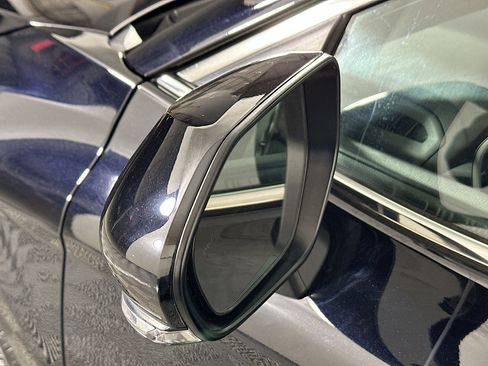 Used 2024 Toyota Camry SE image 10