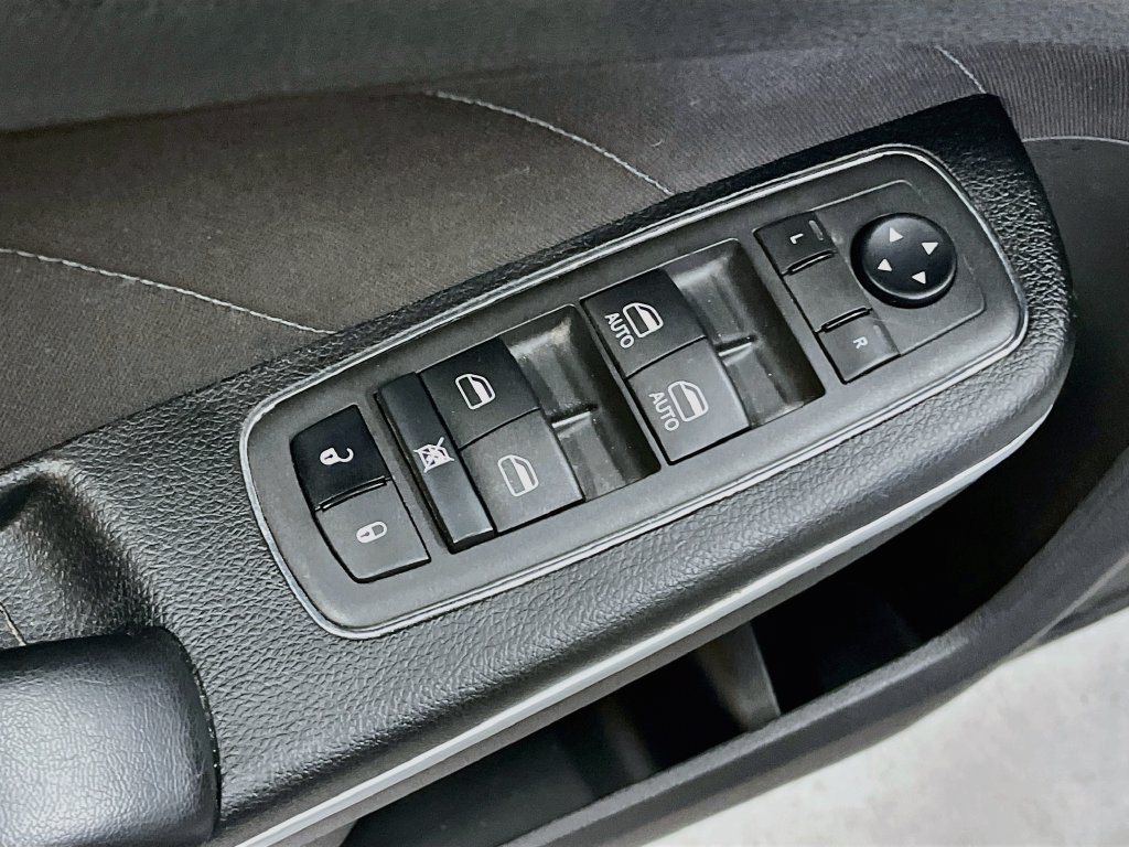 Used 2022 Dodge Charger SXT AWD/4WD image 17
