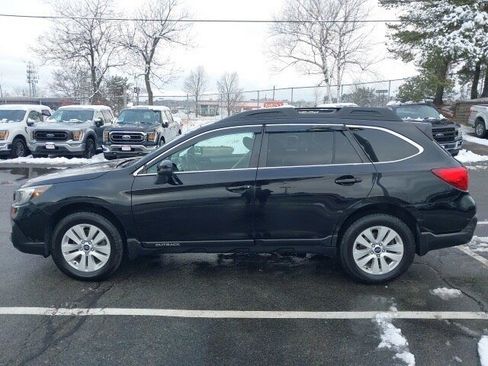 Used 2018 Subaru Outback 2.5i Premium image 5