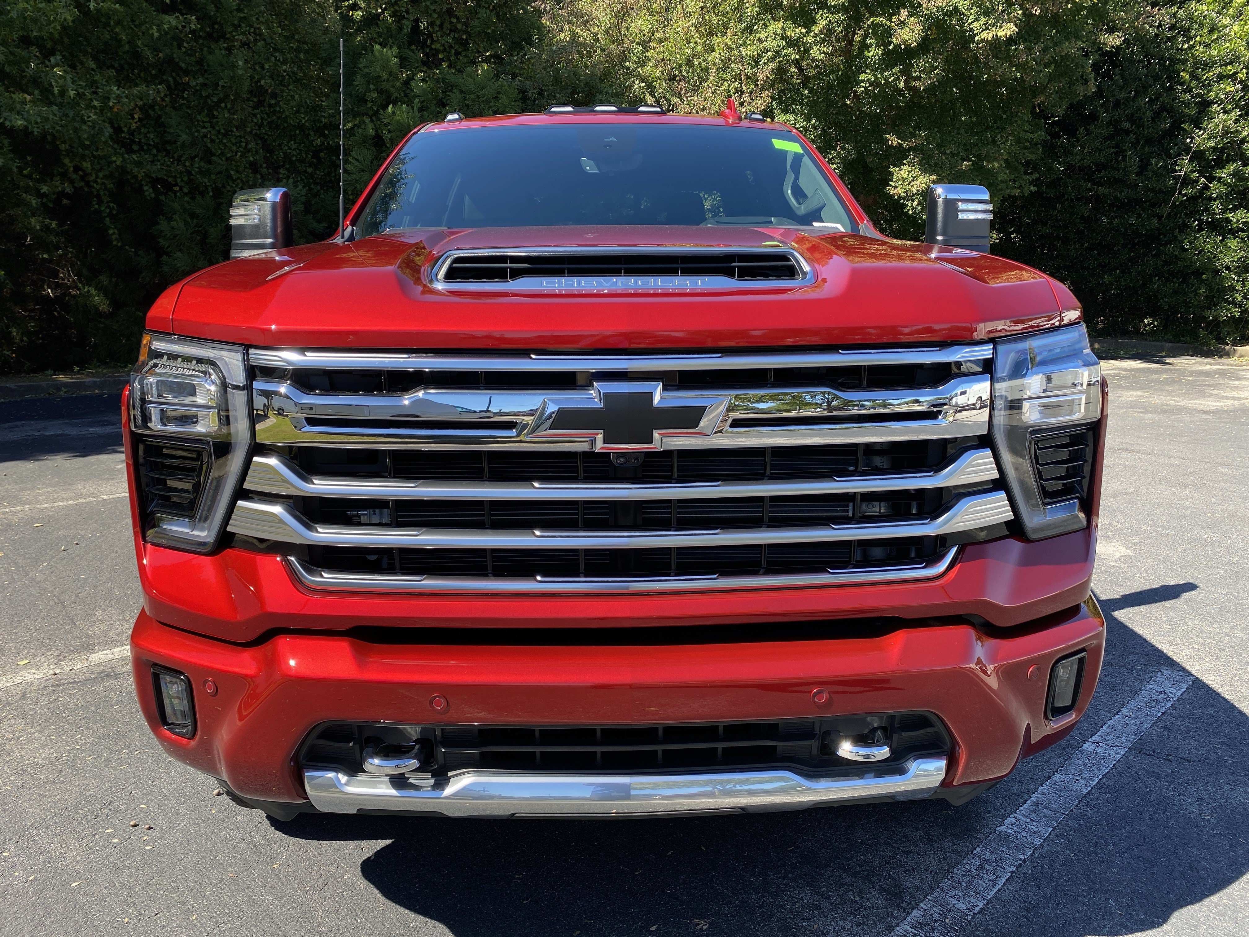 Used 2026 Chevrolet Silverado 2500 High Country w/ High Country Premium Package AWD/4WD image 3