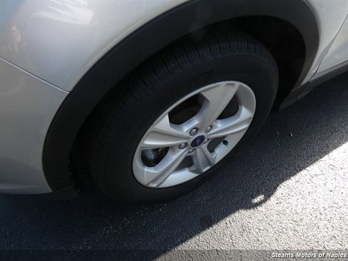 Used 2015 Ford Escape SE FWD image 18