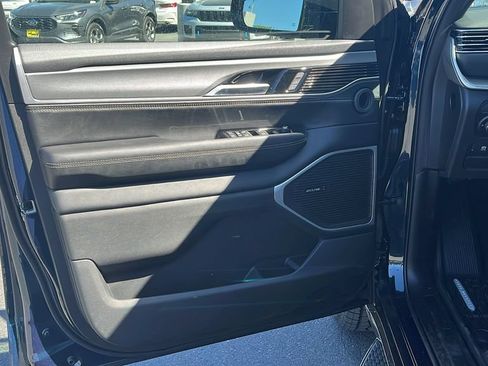 New 2026 Jeep Grand Wagoneer 4WD image 9