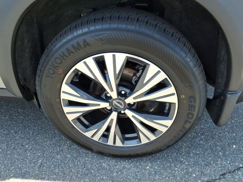 Certified 2023 Nissan Rogue SV AWD/4WD image 9