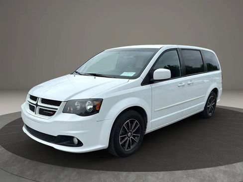 Used 2015 Dodge Grand Caravan R/T image 17