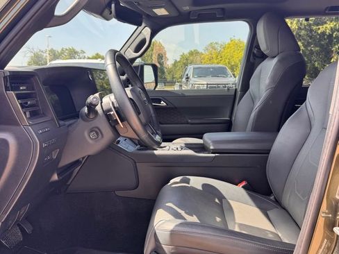 Used 2024 Lexus GX 550 w/ Accessory Package (2T) AWD/4WD image 6