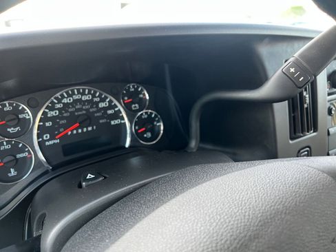 Used 2024 Chevrolet Express 3500 LT w/ LT Preferred Equipment Group image 41