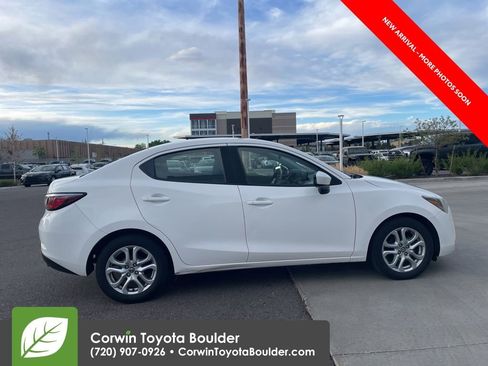 Used 2018 Toyota Yaris iA FWD image 8