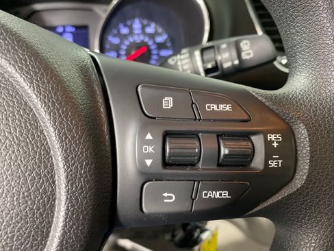 Used 2019 Kia Sedona LX image 15