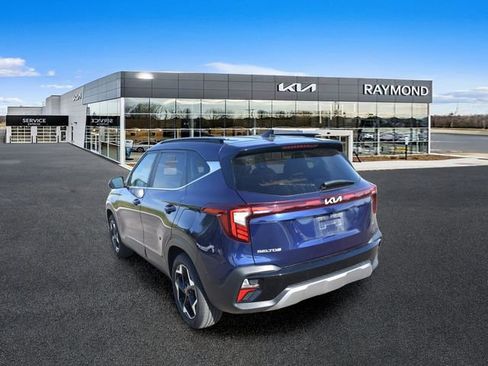 Used 2024 Kia Seltos EX AWD/4WD image 5