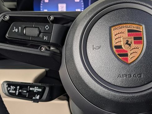 New 2026 Porsche Macan Electric RWD image 40