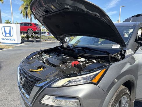 Used 2023 Nissan Rogue SV image 37