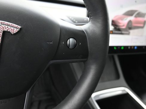 Used 2023 Tesla Model 3 Standard Range image 6