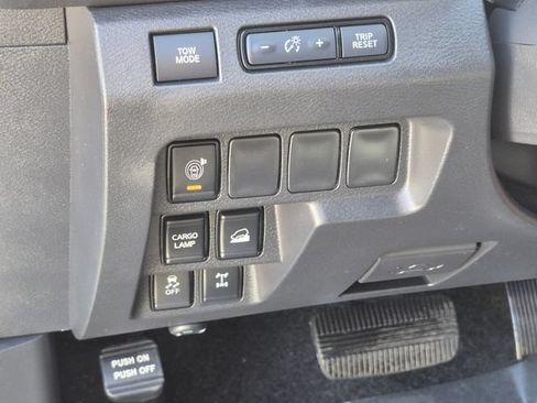 Certified 2025 Nissan Frontier PRO-4X AWD/4WD image 9