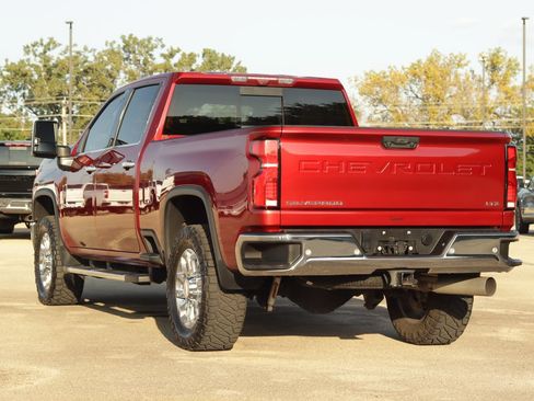 Used 2025 Chevrolet Silverado 2500 LTZ w/ LTZ Premium Package AWD/4WD image 5