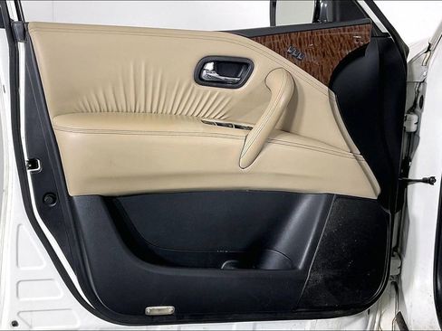 Used 2020 Nissan Armada SL w/ Premium Package image 25