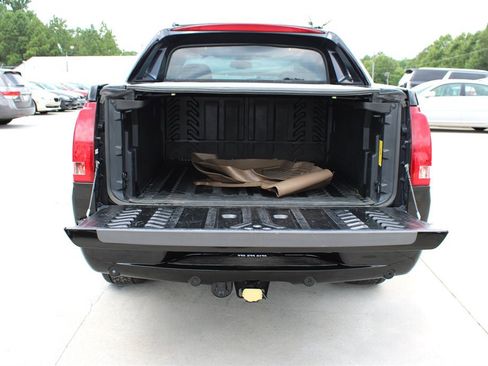 Used 2006 Cadillac Escalade EXT image 46