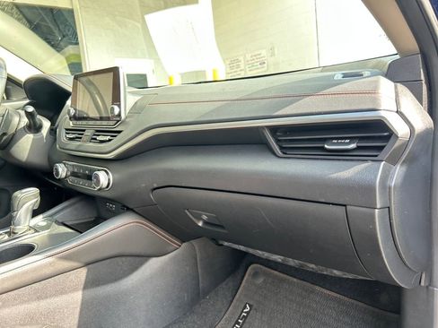 Used 2019 Nissan Altima 2.5 SR image 13
